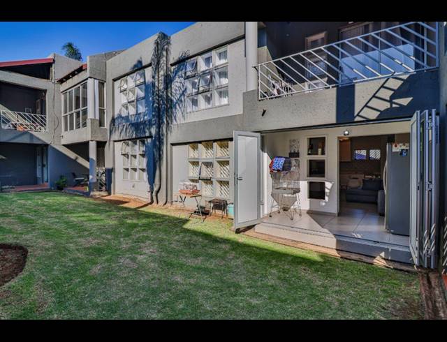 2 BEDROOM TOWNHOUSE FOR SALE IN MULBARTON